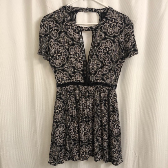 Volcom Women’s Dress - Picture 1 of 9